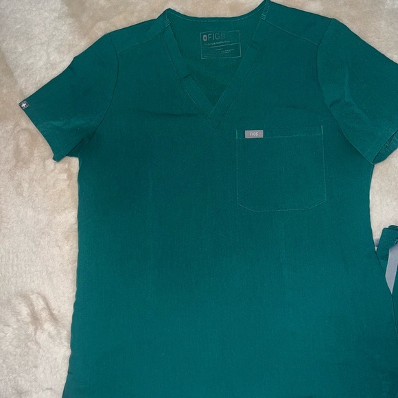 Figs Green Scrub Set - Picture 2 of 5